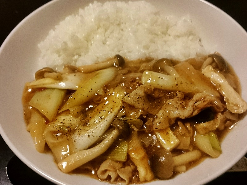 豚肉とネギの中華丼