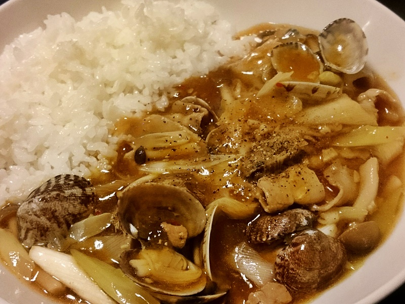 あさりと豚肉炒め丼
