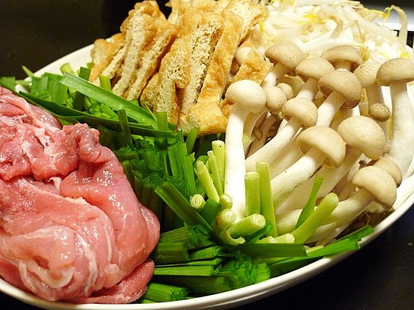 ニラと豚肉の味噌鍋の作り方（3）