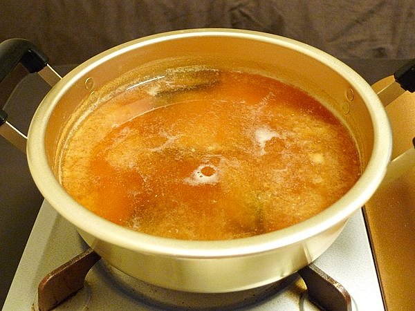 ニラと豚肉の味噌鍋の作り方（2）