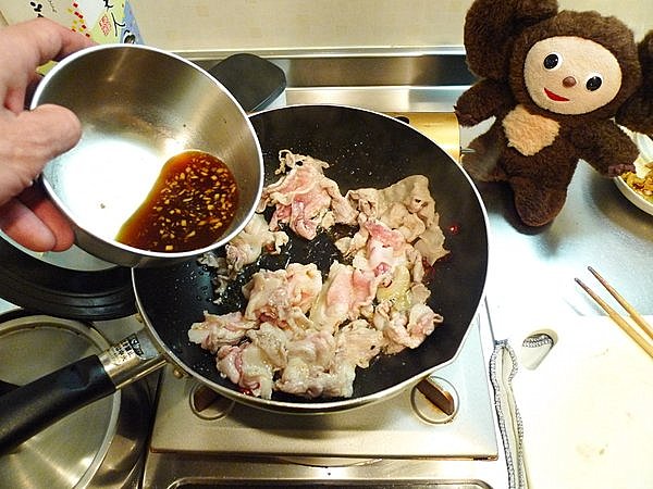 豚カブ炒め丼の作り方（2）