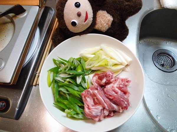 豚ネギ塩炒め丼の作り方（1）