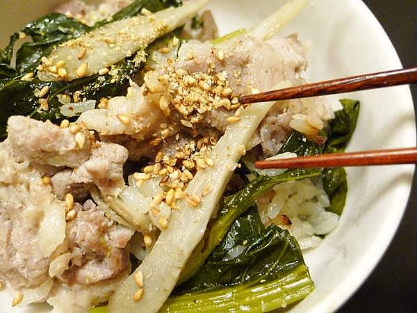 豚肉と小松菜の炊き込みご飯