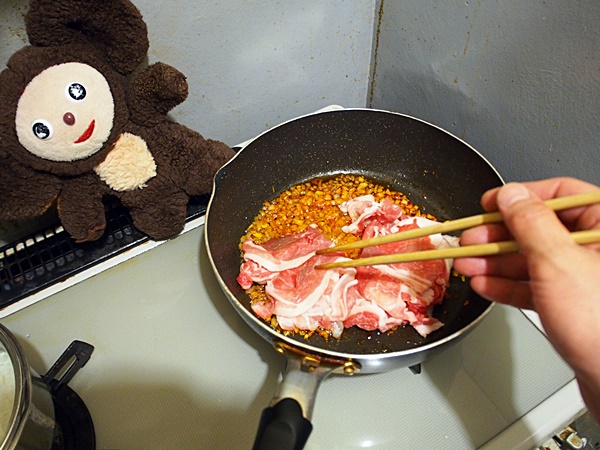 レタスと豚肉のマーボー丼