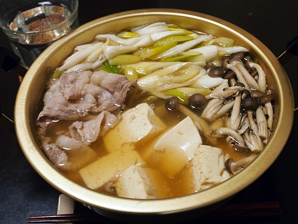 豚肉とネギの湯豆腐