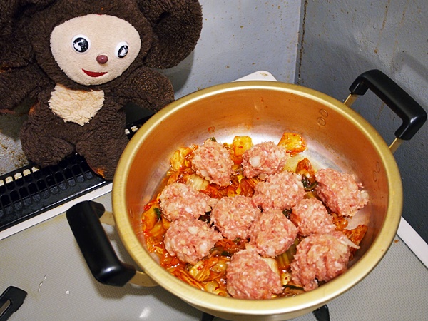 豚肉団子のキムチ鍋 作り方