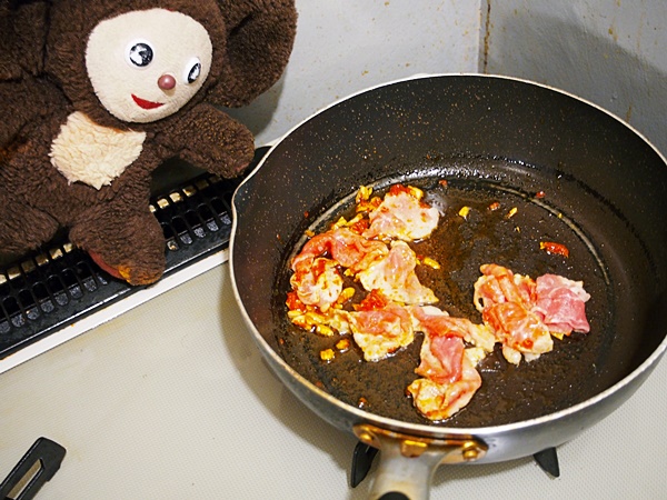豚肉とチンゲン菜のしょうゆ焼きそば 作り方