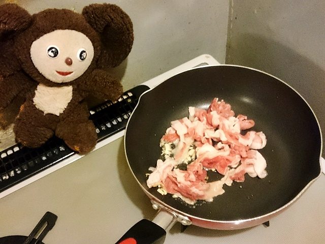豚肉とニラのしょうゆ焼きそば 作り方