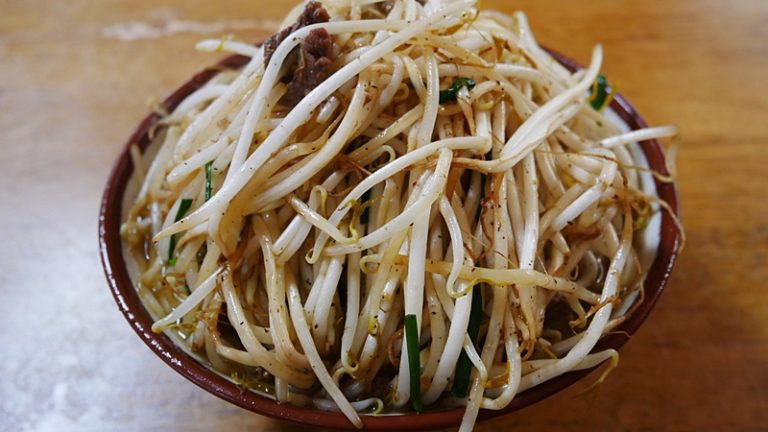 食べてみるべき 大宜味村 前田食堂 牛肉そば おっさんひとりめし